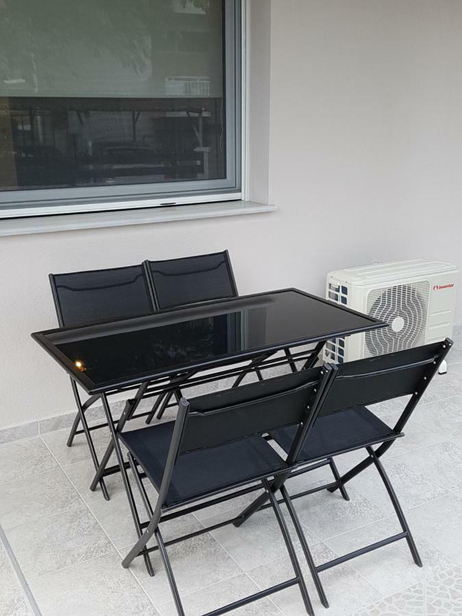 Fantastic Four Apartments Néoi Epivátai Eksteriør bilde