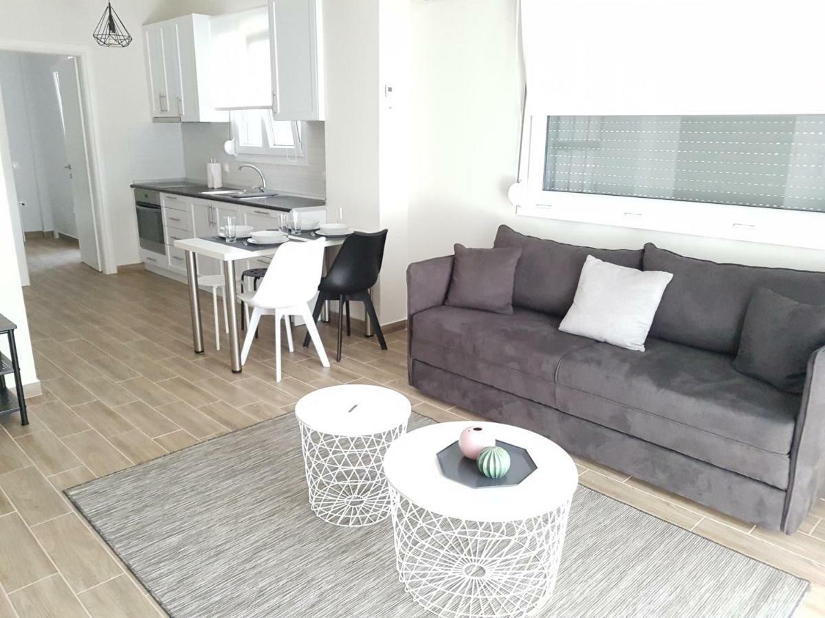 Fantastic Four Apartments Néoi Epivátai Eksteriør bilde