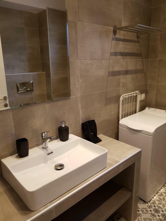 Fantastic Four Apartments Néoi Epivátai Eksteriør bilde
