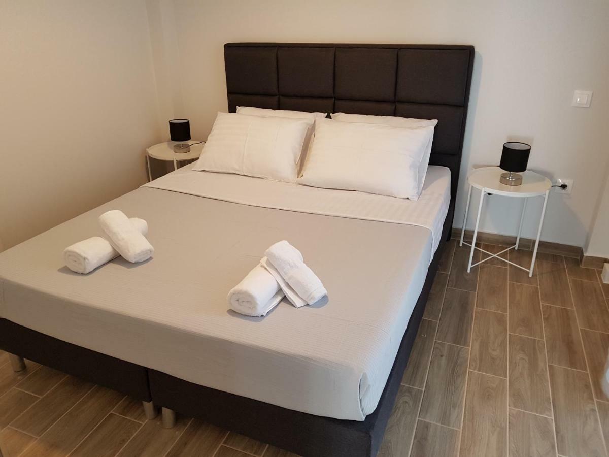 Fantastic Four Apartments Néoi Epivátai Eksteriør bilde
