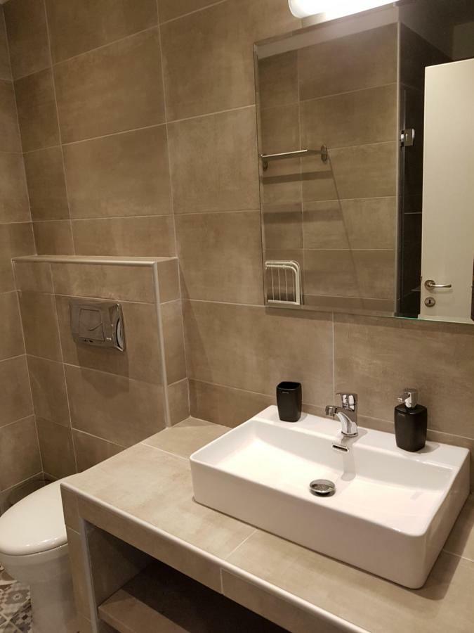 Fantastic Four Apartments Néoi Epivátai Eksteriør bilde