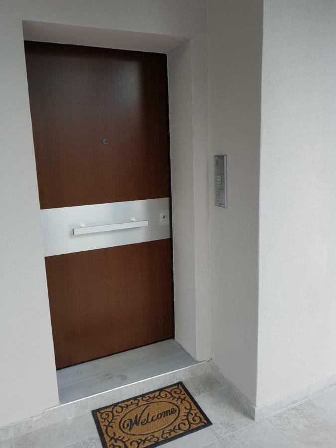 Fantastic Four Apartments Néoi Epivátai Eksteriør bilde