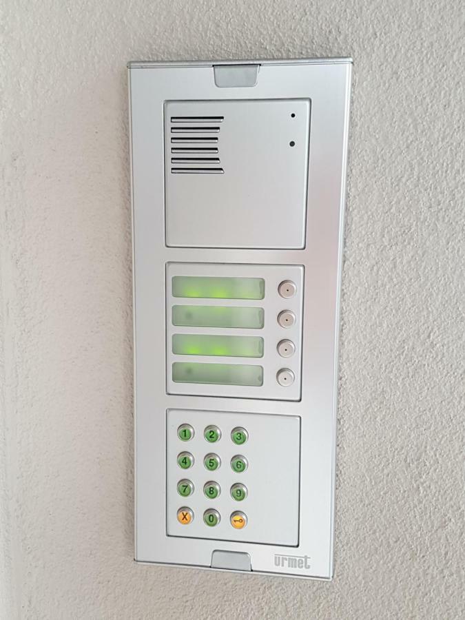 Fantastic Four Apartments Néoi Epivátai Eksteriør bilde