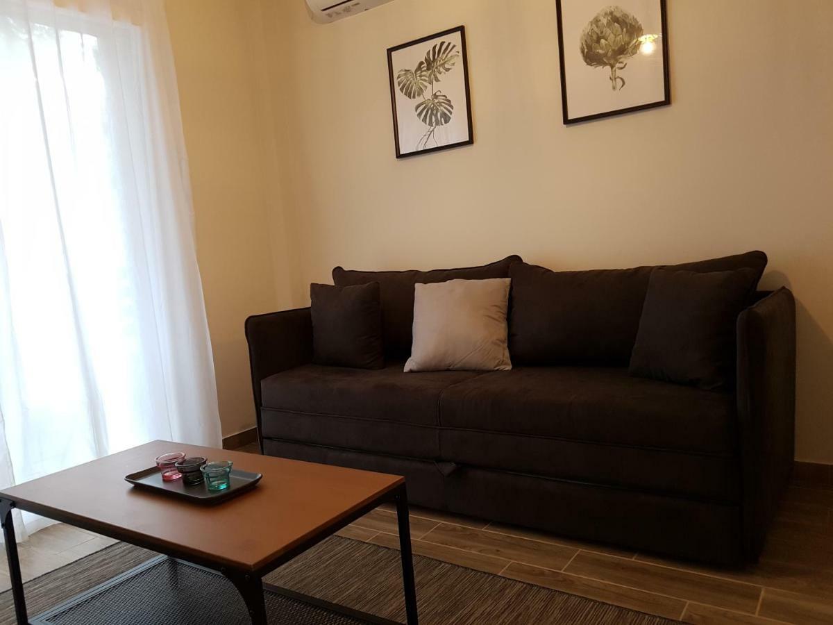 Fantastic Four Apartments Néoi Epivátai Eksteriør bilde